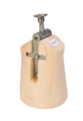 Щиколотка для протеза бедра и голени с шинами-лапками, на конце которых установлен шарнир, служащий для соединения щиколотки со стопой (аналог 8018).